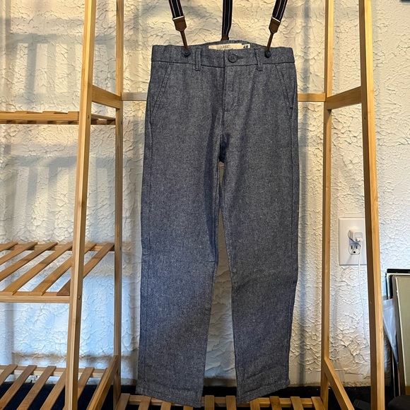 ❌SOLD❌ H&M Little boys straight leg chinos with suspenders - Picture 4 of 10
